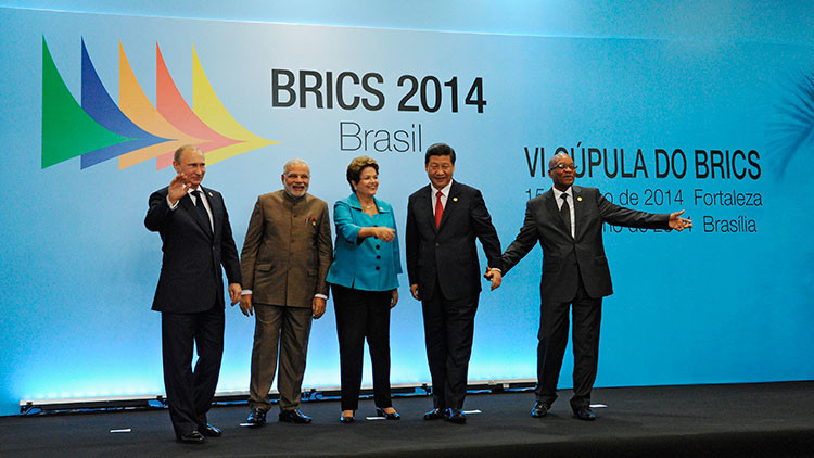 "EE.UU. no tomó en cuenta a los países del BRICS y ahora pierde la batalla"