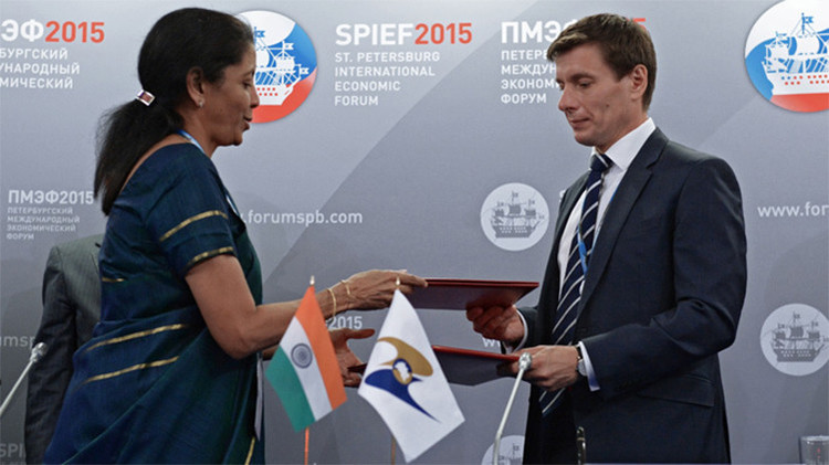 India negocia con Rusia un acuerdo de libre comercio con la Unión Económica Euroasiática