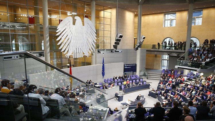 El Parlamento alemán da luz verde al tercer paquete de ayuda a Grecia