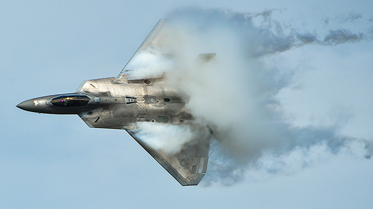 EE.UU. desplegará por primera vez en la historia cazas F-22 en Europa 