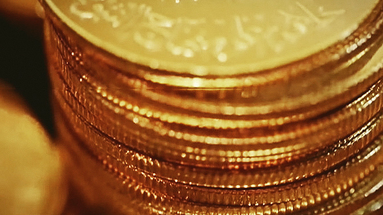 El Estado Islámico presentó su propia moneda de oro para  "destruir a EE.UU."