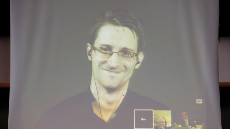 Edward Snowden revela por qué todavía no hemos conectado con alienígenas