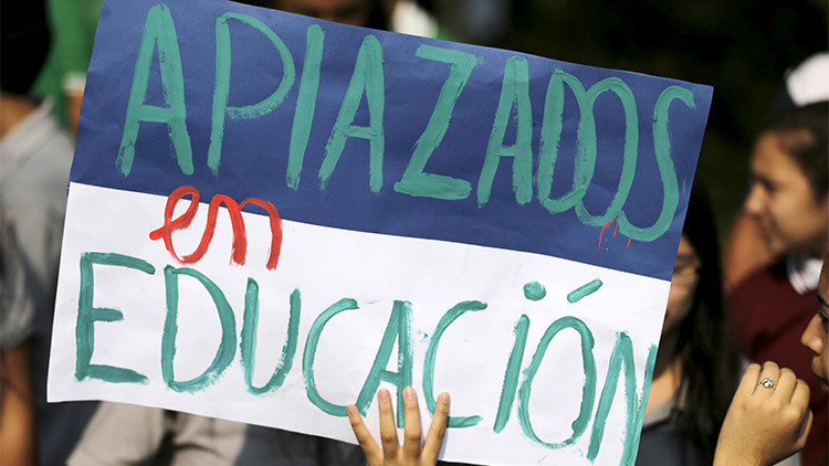Miles de estudiantes de Paraguay se levantan contra la corrupción