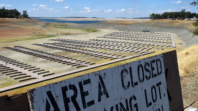 California se seca: impactantes videos muestran cómo desaparece el agua de los lagos