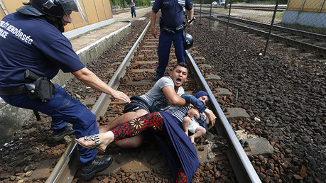 Refugiados, entre la espada y la pared