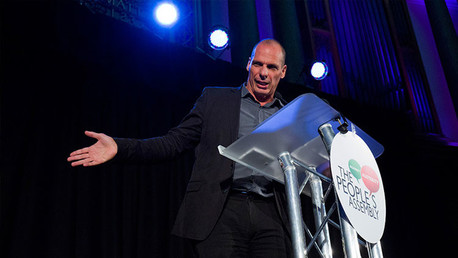 Varufakis a RT: "La Troika quería humillarnos para intimidar a otros países"