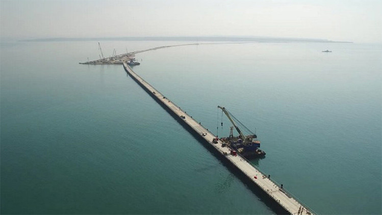 A toda velocidad: avanza la construcción de puentes que unirán Crimea y el resto de Rusia