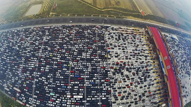¿Vio algo así alguna vez? China vive uno de los peores atascos de tráfico de la historia (Video)