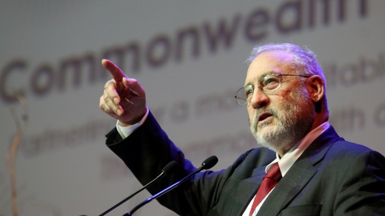 Nobel de Economía: "El PP es uno de los causantes de que España esté en bancarrota"