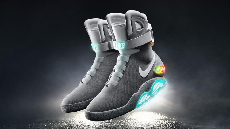 'Volver al futuro' ya es real: Los primeros zapatos Nike que se atan solos  ya están en Nueva York