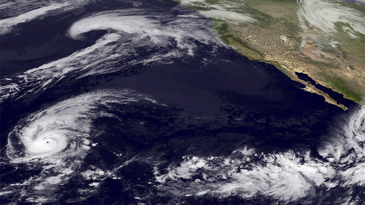 A punto de llegar a México: la intensidad del huracán Patricia no tiene precedentes en la historia