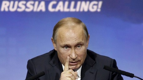 Putin ordena expulsar a dólar del comercio interno en Rusia