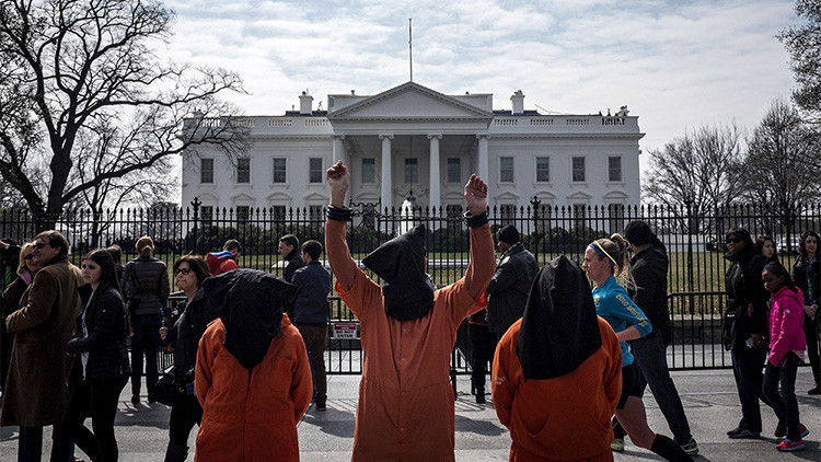 El Congreso de EE.UU. vuelve a aprobar la ley para impedir el cierre de Guantánamo, vetada por Obama