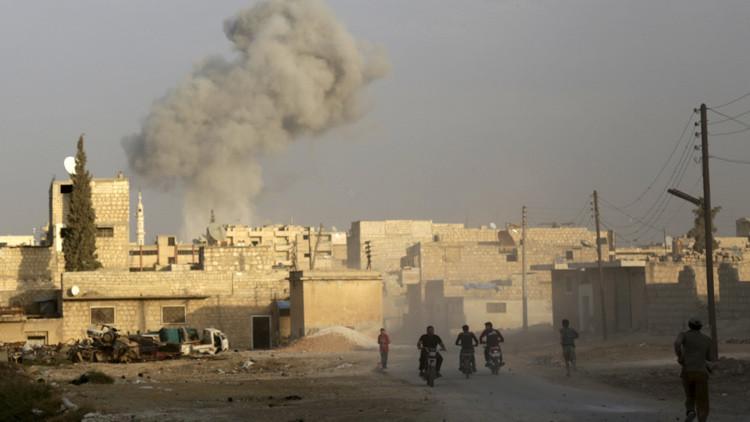 Más lejos, más rápido, igualmente letal: Rusia bombardea al EI en ocho provincias sirias a la vez