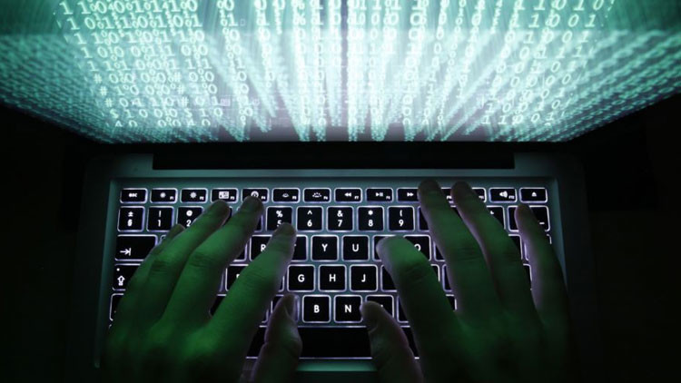 'Hackers' intentan desconectar Internet a nivel global derribando los pilares que lo sostienen