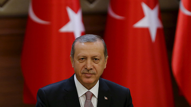 Erdogan quiere un sistema presidencial para Turquía y pone de ejemplo la Alemania nazi