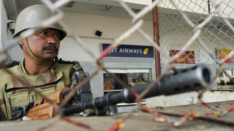 Siete muertos tras un ataque terrorista a una base aérea de la India