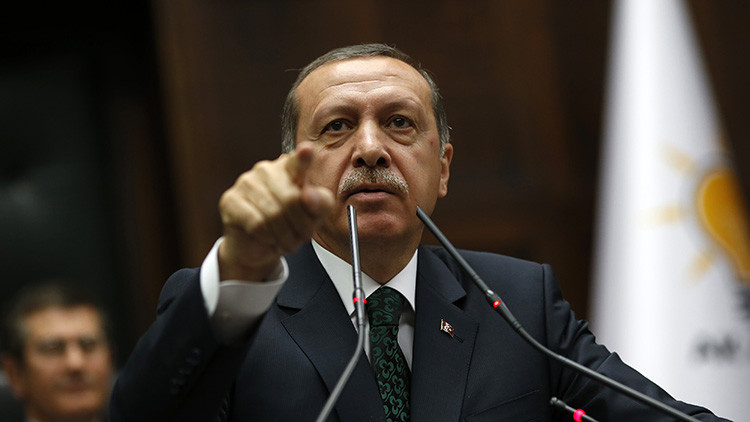 "El propósito de Erdogan para 2016: parecerse más a Hitler"