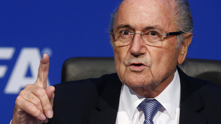 Blatter apelará la decisión de inhabilitarle para las actividades futbolísticas
