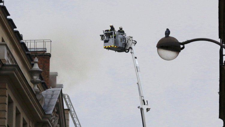 Se declara un gran incendio en el histórico hotel Ritz de París