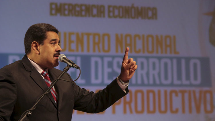 Maduro: "Rajoy, ocúpese de los problemas de España"