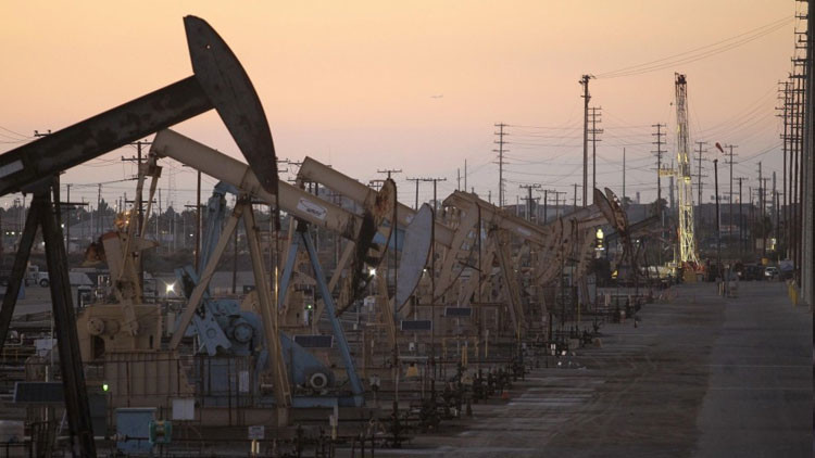 Correa: Caída de precios del petróleo tiene "aspecto geopolítico"