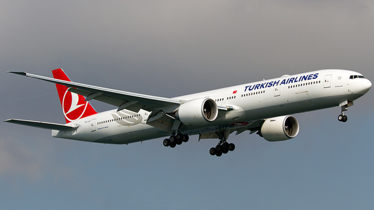 Un avión turco altera su ruta por una amenaza de bomba