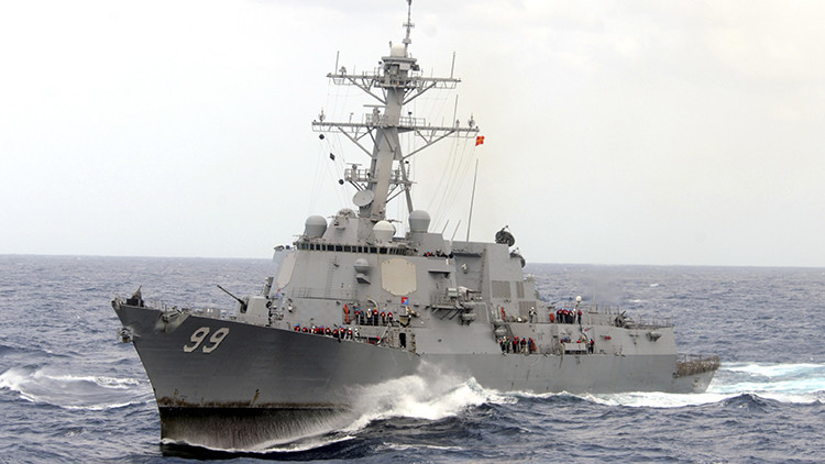 EE.UU. retira un avión y un buque del golfo de Omán obligado por Irán