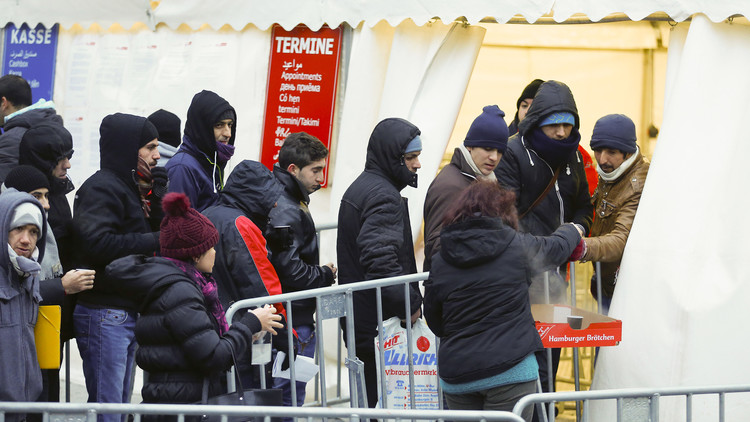 Alemania: Un refugiado sirio muere tras días de cola ante los servicios sociales