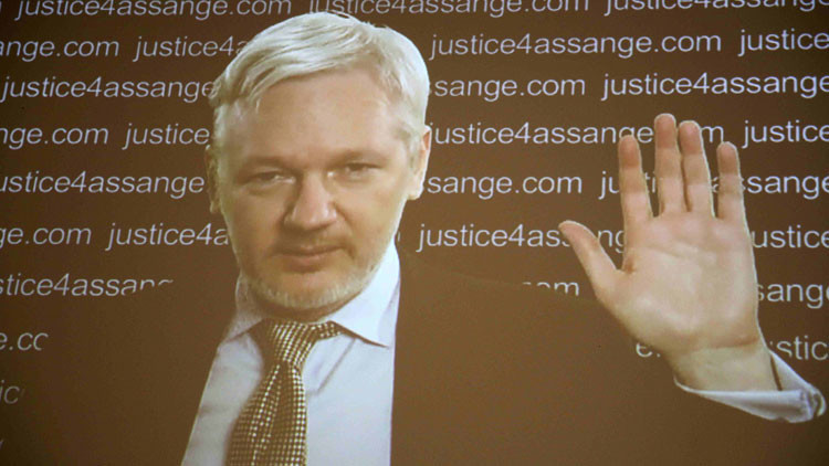 Assange: "El Reino Unido y Suecia pueden ser castigados por detenerme"