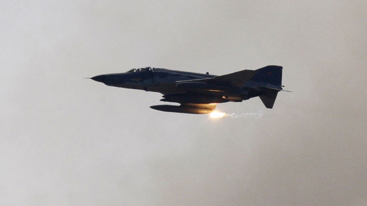 Turquía realiza ataques aéreos contra los kurdos en territorio de Irak
