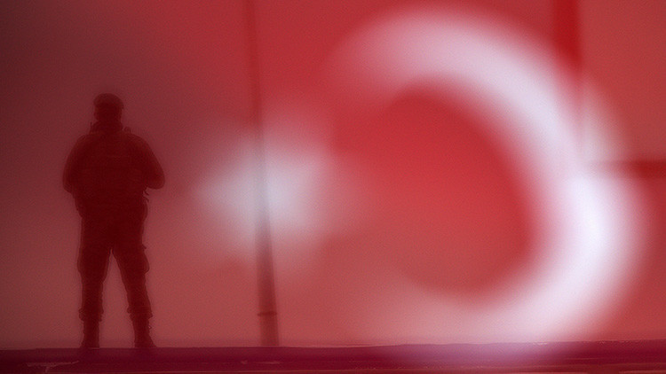 Víctima de una desmedida ambición: ¿Por qué ha fracasado la política exterior de Turquía?