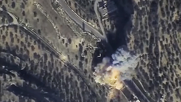 Fuerza Aérea rusa publica nuevos vídeos de impresionantes impactos en instalaciones terroristas