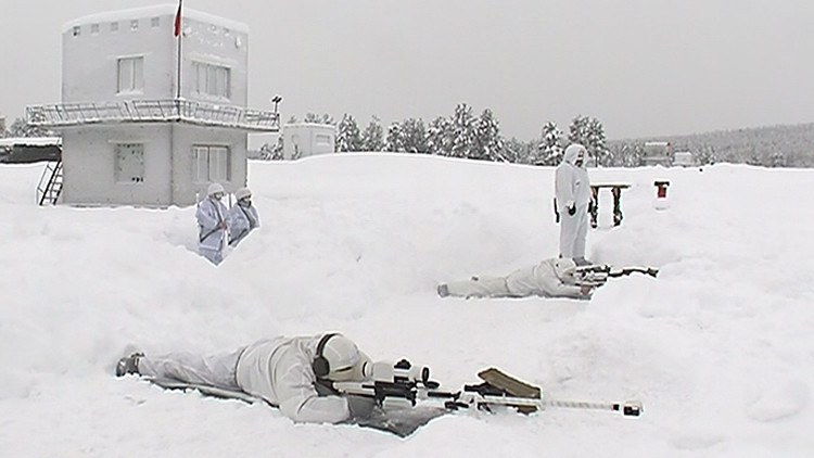 'Francotiradores de hielo': Militares rusos desafían las condiciones invernales más extremas