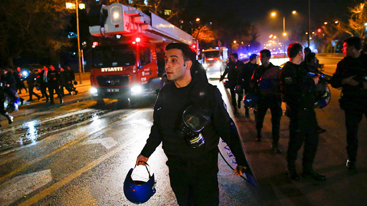 Autoridades: La explosión en Ankara es "un ataque terrorista"