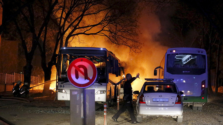 VIDEO: Cámaras de vigilancia graban el momento exacto de la explosión en Ankara