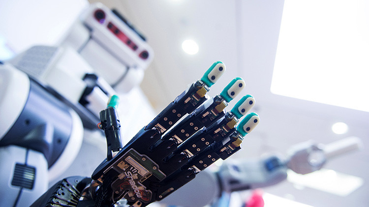 La Casa Blanca advierte que los robots reemplazarán a los humanos
