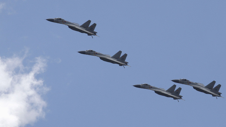 China envía aviones de combate a una de las islas en disputa en el mar de la China Meridional