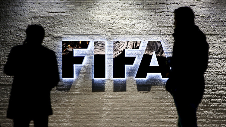La Comisión de Apelación de la FIFA rebaja la sanción a Blatter y Platini