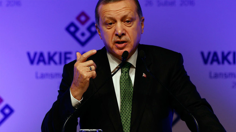 Erdogan: "No respeto la decisión judicial de liberar a los periodistas"