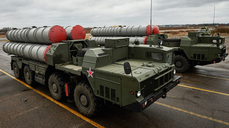 Rogozin: El sistema S-300 es el detector de mentiras para los países agresores