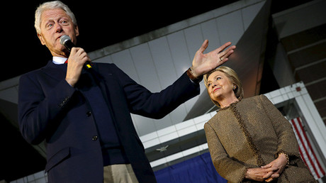 Con 'diplomacia' y 'respeto': Bill Clinton manda a un veterano de guerra "callar y escuchar"
