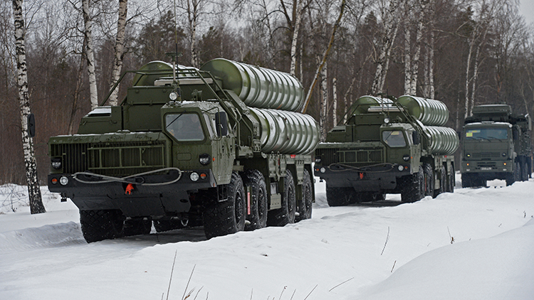Rusia 'cierra el cielo' de Siberia con avanzados sistemas antiaéreos S-400 Triumf