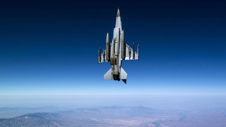 Video: Los científicos del Pentágono hacen el caza F-16 todavía más letal 