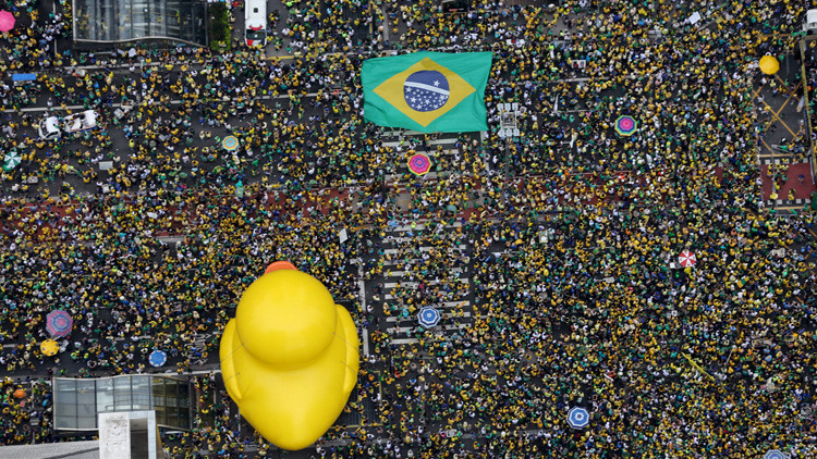 Más de 3 millones de brasileños salen a la calle para protestar contra Dilma Rousseff