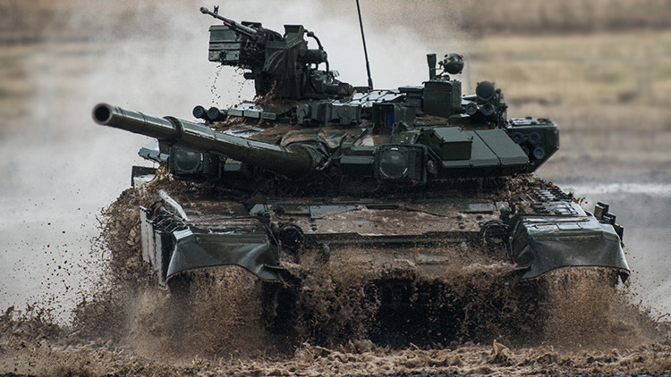 Foto: Un tanque T-90 sobrevivió al impacto de un misil guiado en Siria