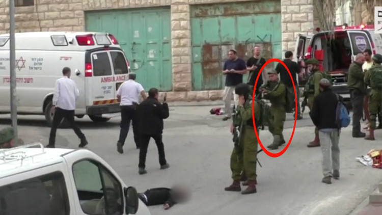 Video: Soldado israelí dispara en la cabeza a un atacante palestino herido