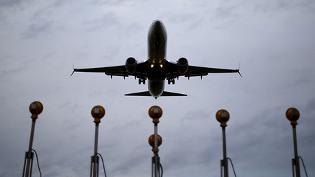 Un piloto italiano amenazó a su mujer con estrellar un avión de 200 pasajeros si se divorciaba de él