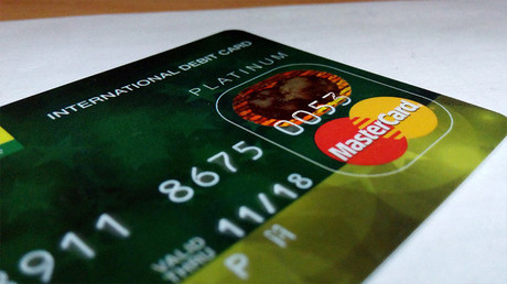 Cómo roban dinero a través de WhatsApp, Tinder, policías 'falsos' o tarjetas SIM