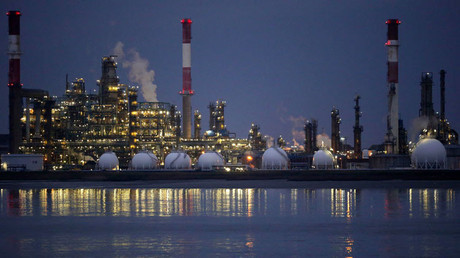 Rápido como un rayo: ¿Por qué el aumento de los precios del petróleo puede ser peligroso?
